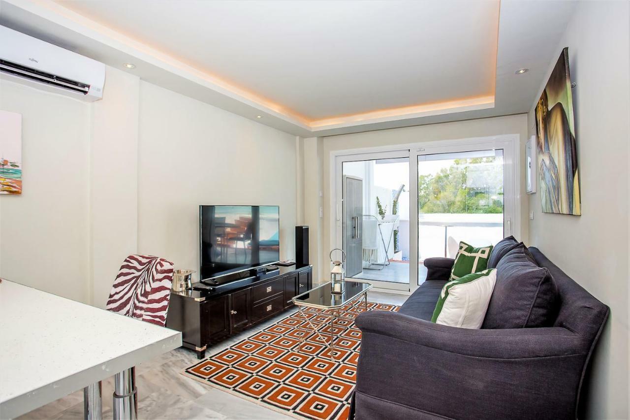 Luxury With Private Swimming Pool Apartemen Marbella
