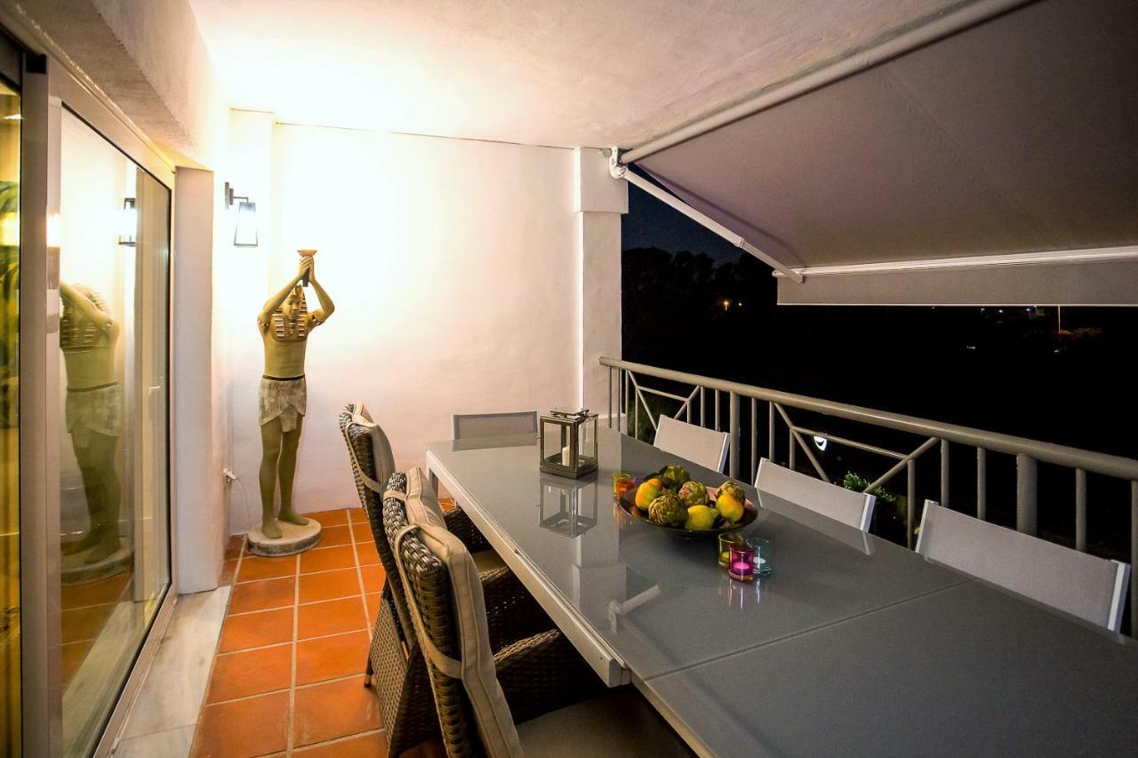 Luxury With Private Swimming Pool Apartemen Marbella
